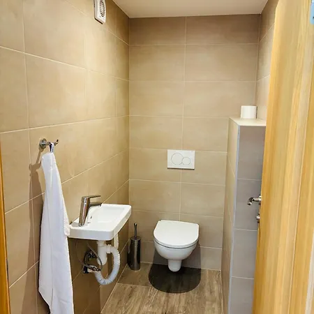 Πανδοχείο Zum Sepp 2*